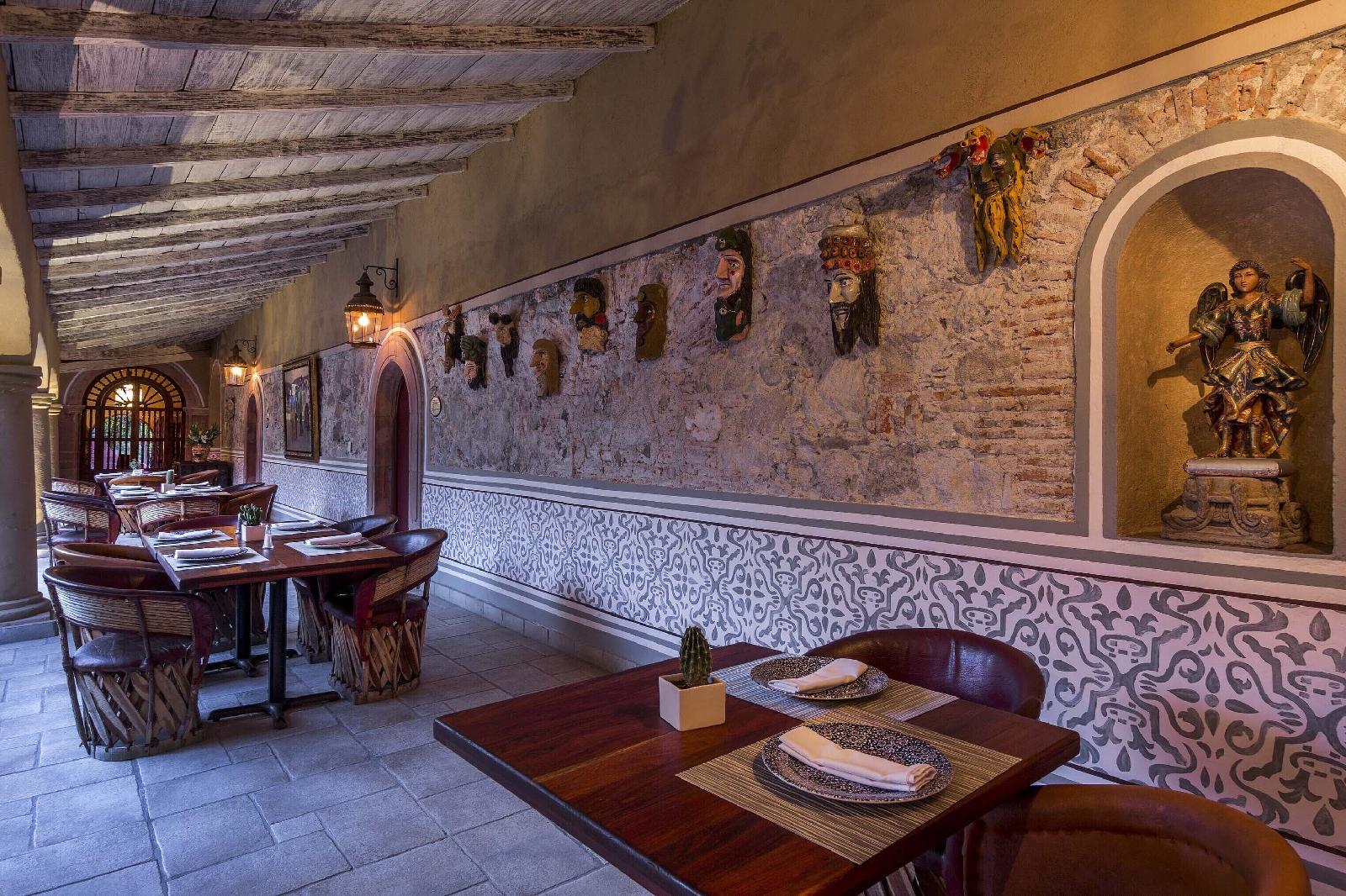 Antigua Villa Santa Monica
