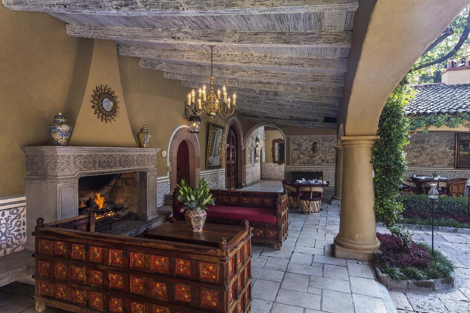 Antigua Villa Santa Monica