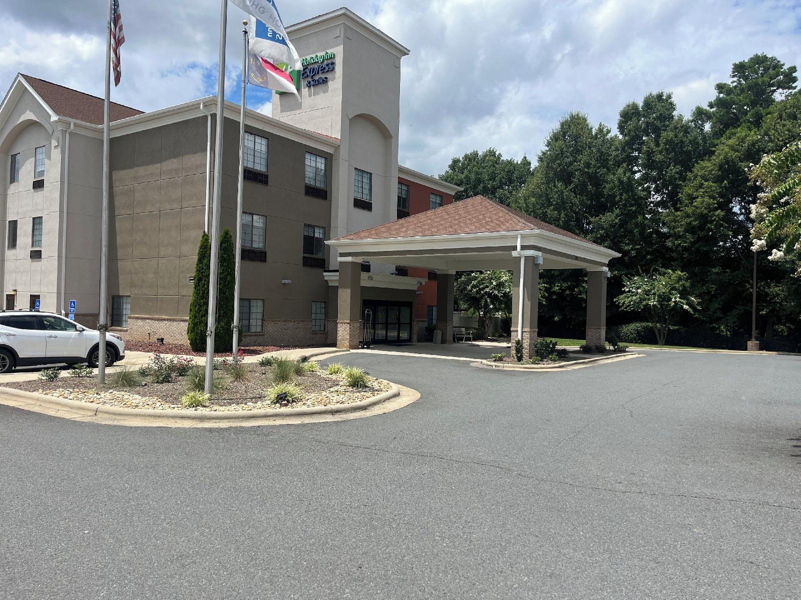 Holiday Inn Express & Suites Albemarle