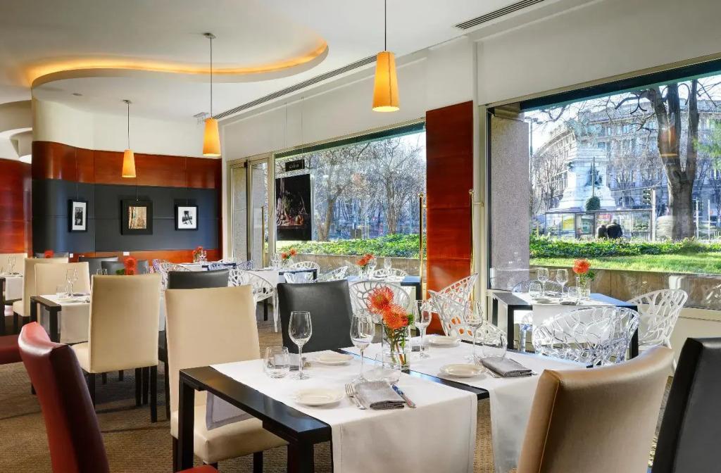 Unahotels Cusani Milano