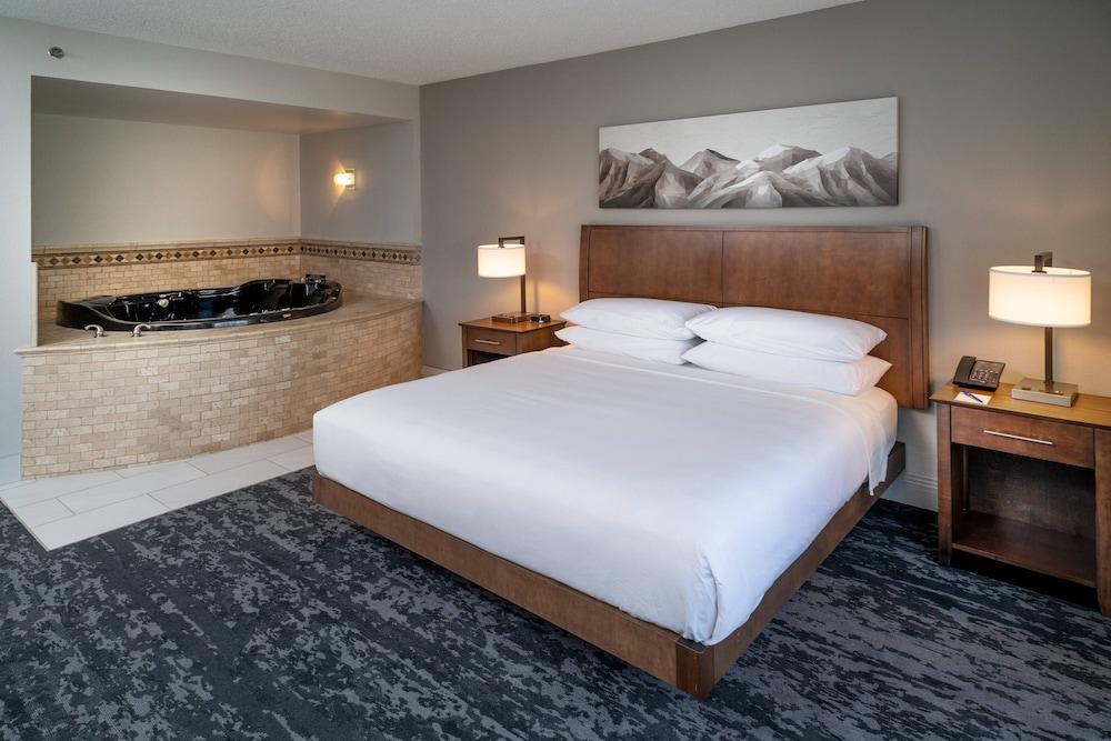 Delta Hotels Huntington Mall