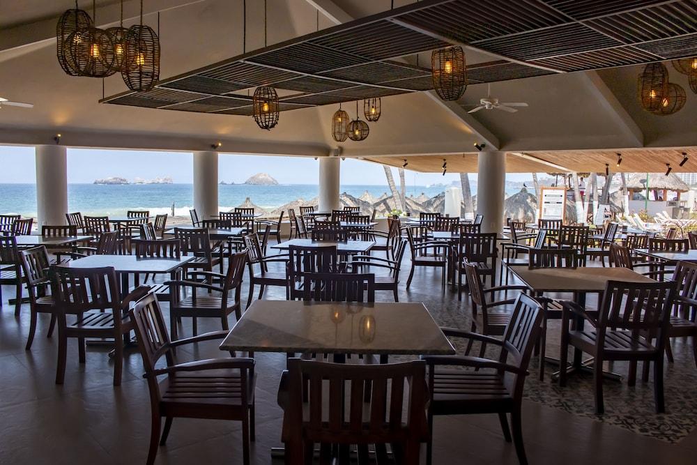Emporio Ixtapa