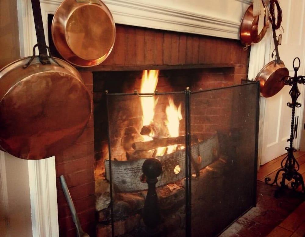 Three Chimneys Inn