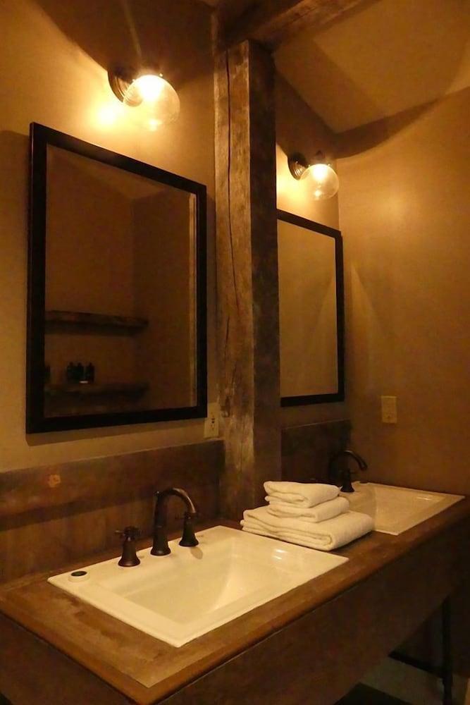 Three Chimneys Inn