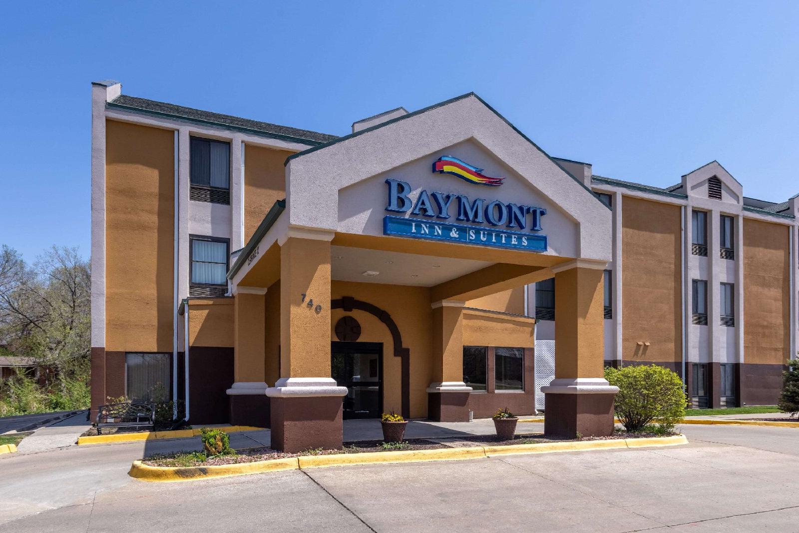Baymont Inn & Suites Lawrence