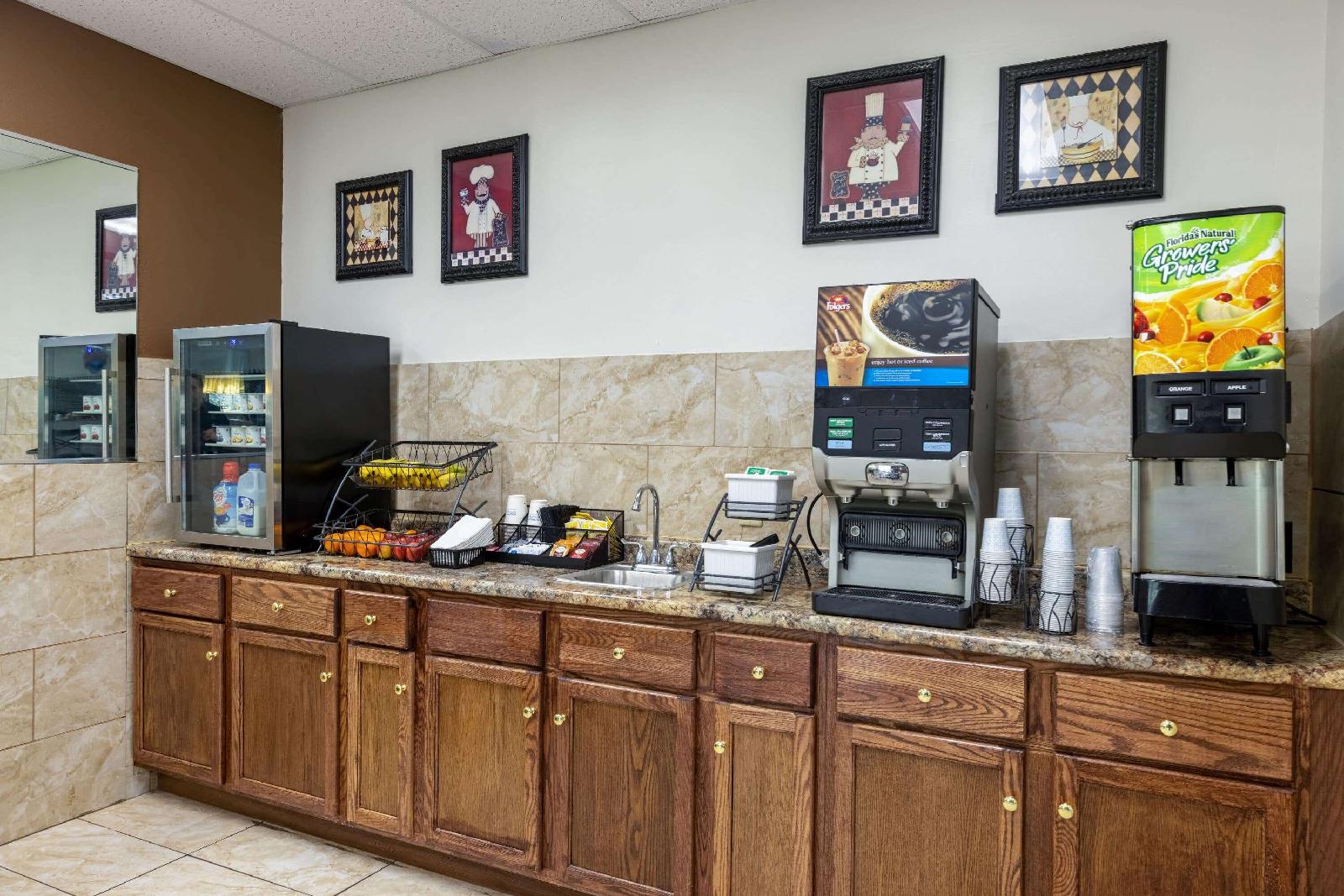 Baymont Inn & Suites Lawrence