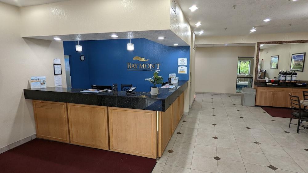 Baymont Inn & Suites Lawrence