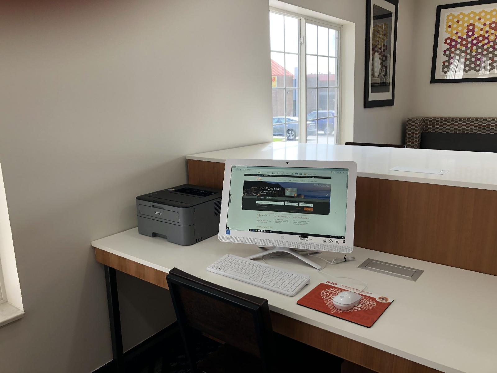 Holiday Inn Express & Suites Harrison
