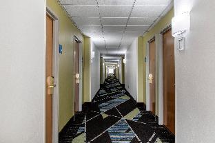 Holiday Inn Express & Suites Harrison