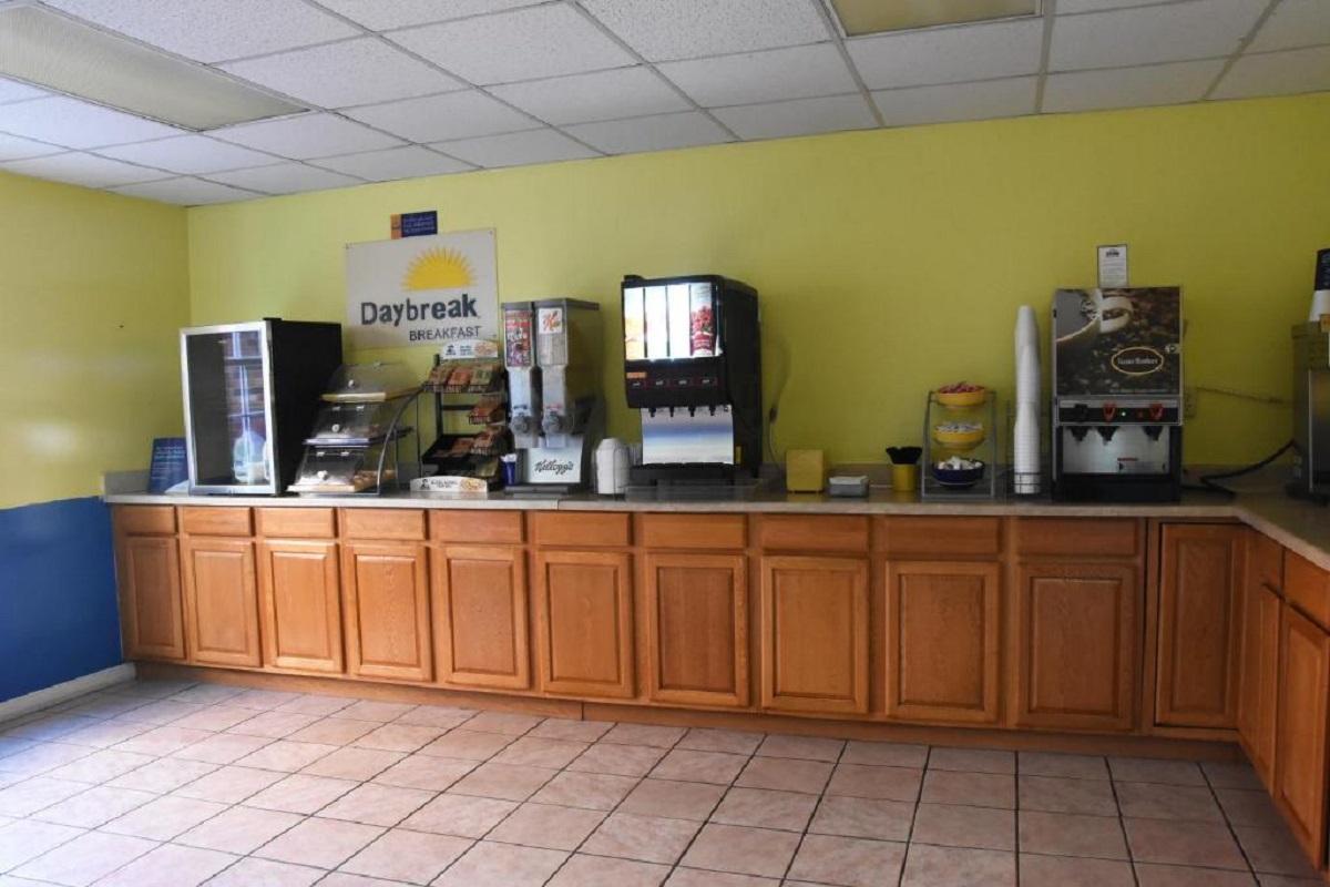 Days Inn Madisonville