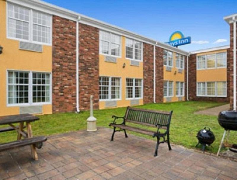 Days Inn Madisonville