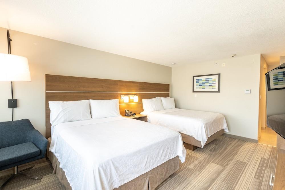 Holiday Inn Express Anaheim West