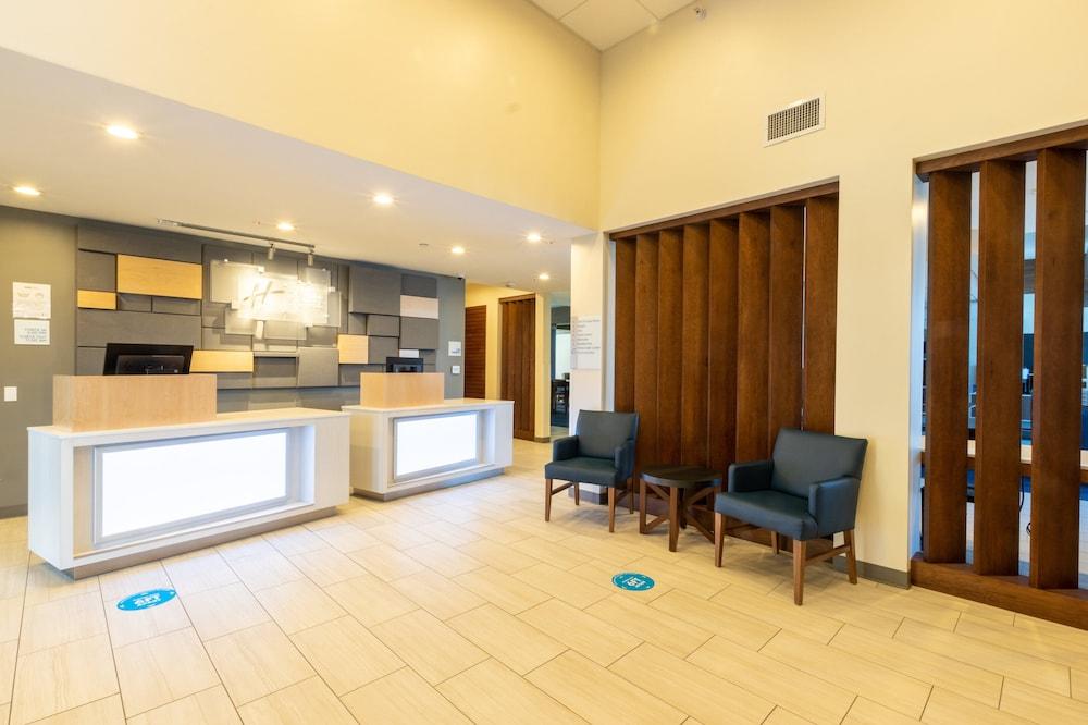 Holiday Inn Express Anaheim West