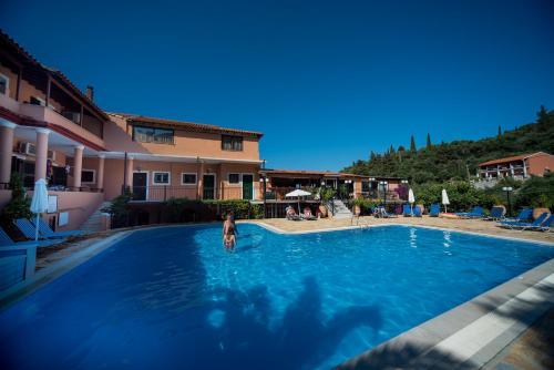 Arianna Apartments