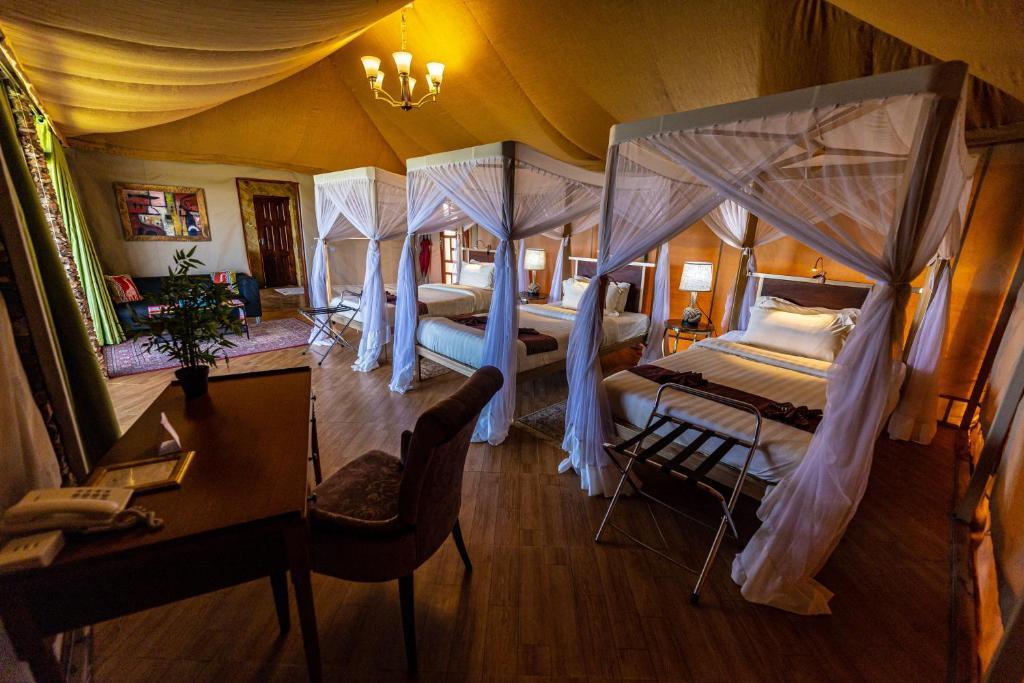 Serengeti Sopa Lodge
