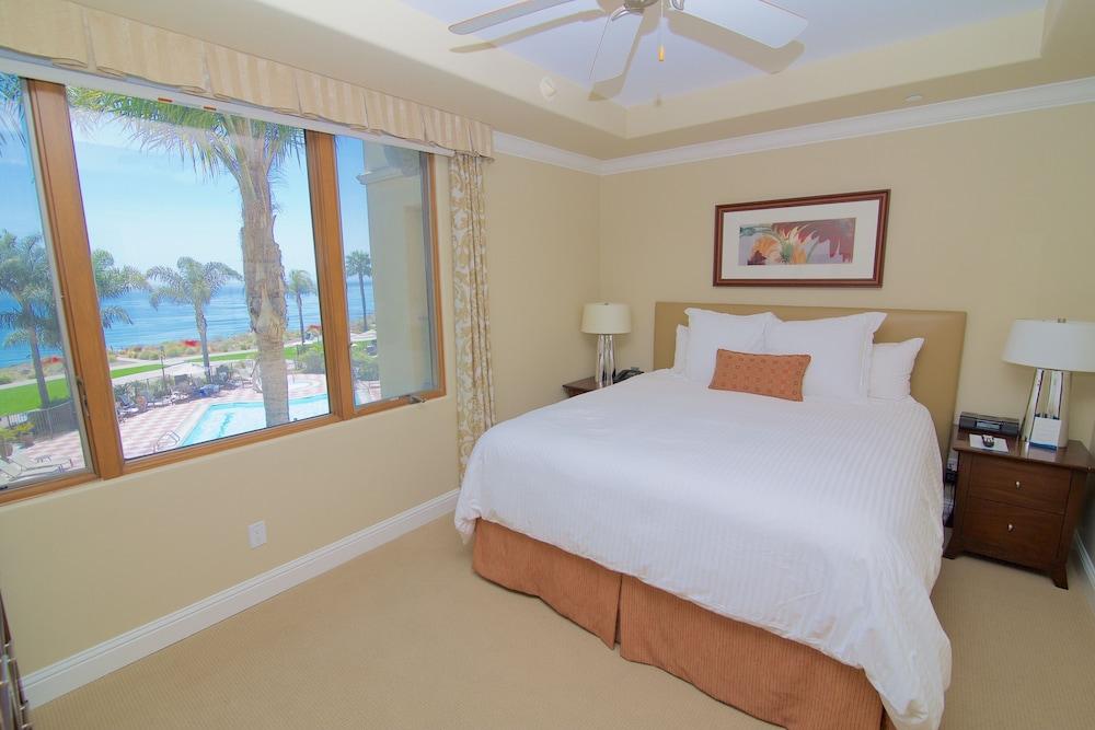 Dolphin Bay Resort & Spa