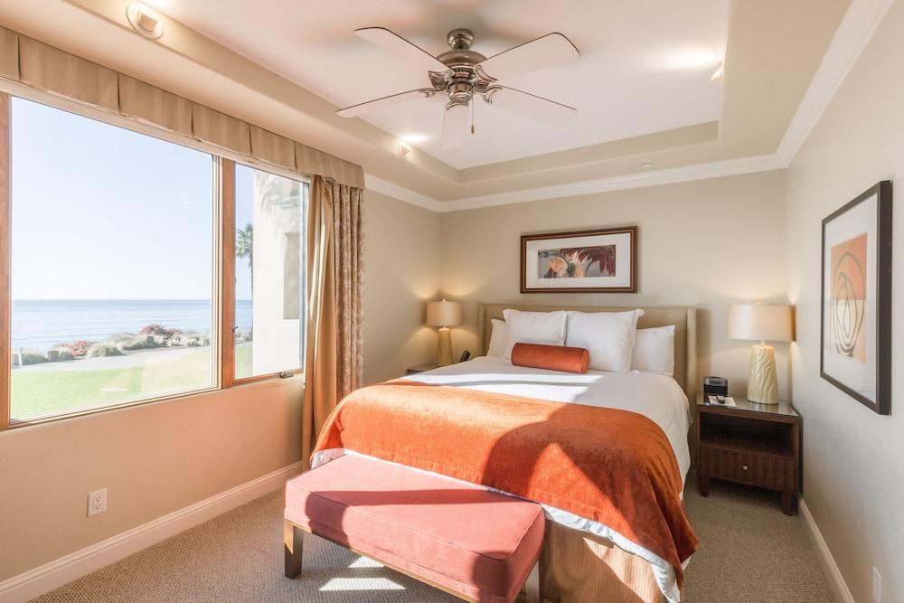Dolphin Bay Resort & Spa