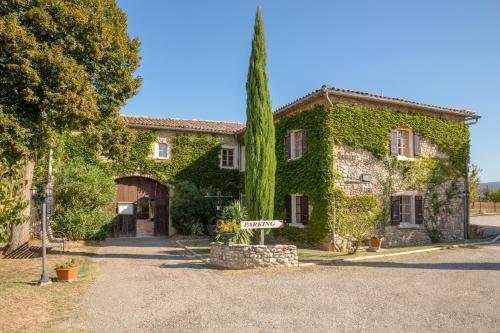 Hotel The Originals Auberge La Plaine