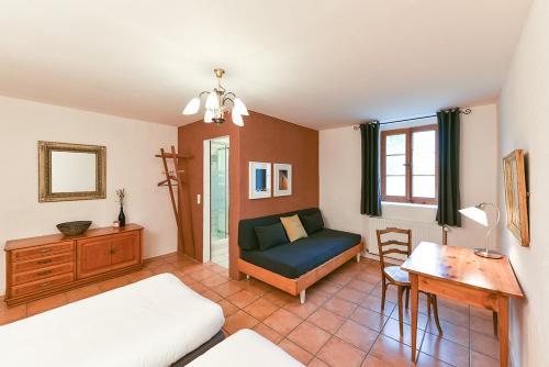 Hotel The Originals Auberge La Plaine