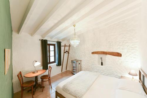 Hotel The Originals Auberge La Plaine