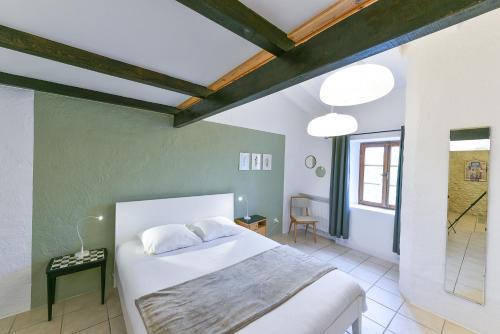 Hotel The Originals Auberge La Plaine
