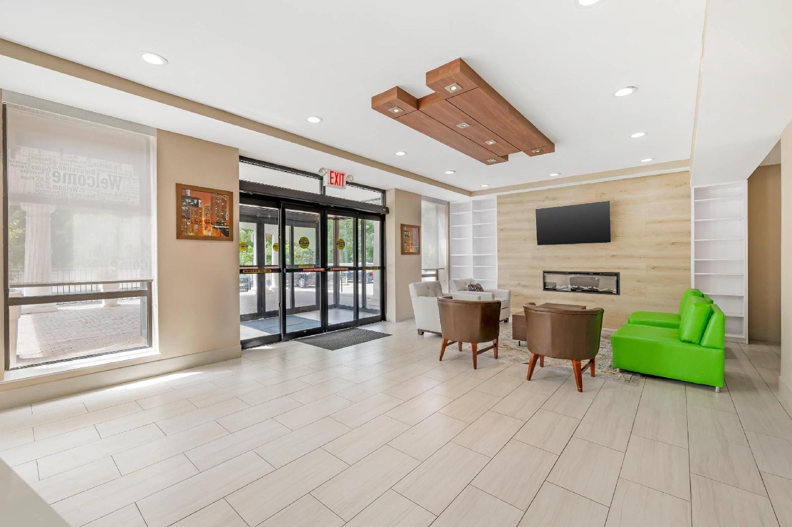 Holiday Inn Express Staten Island West