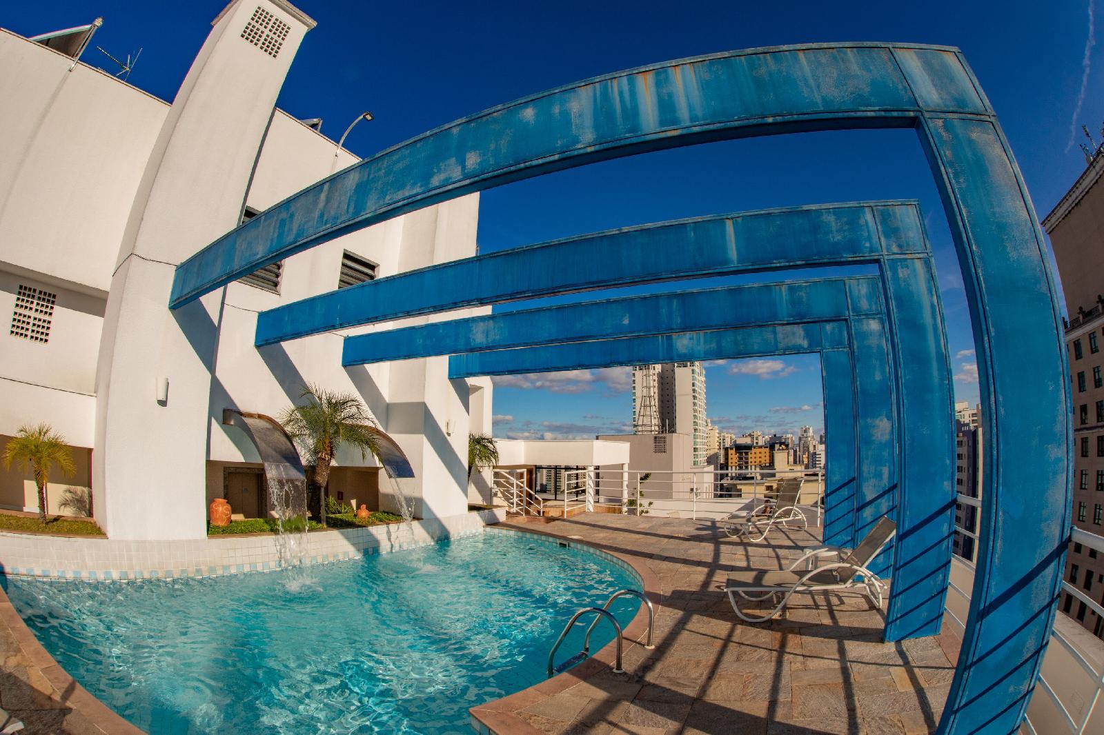 Mondrian Suite Hotel
