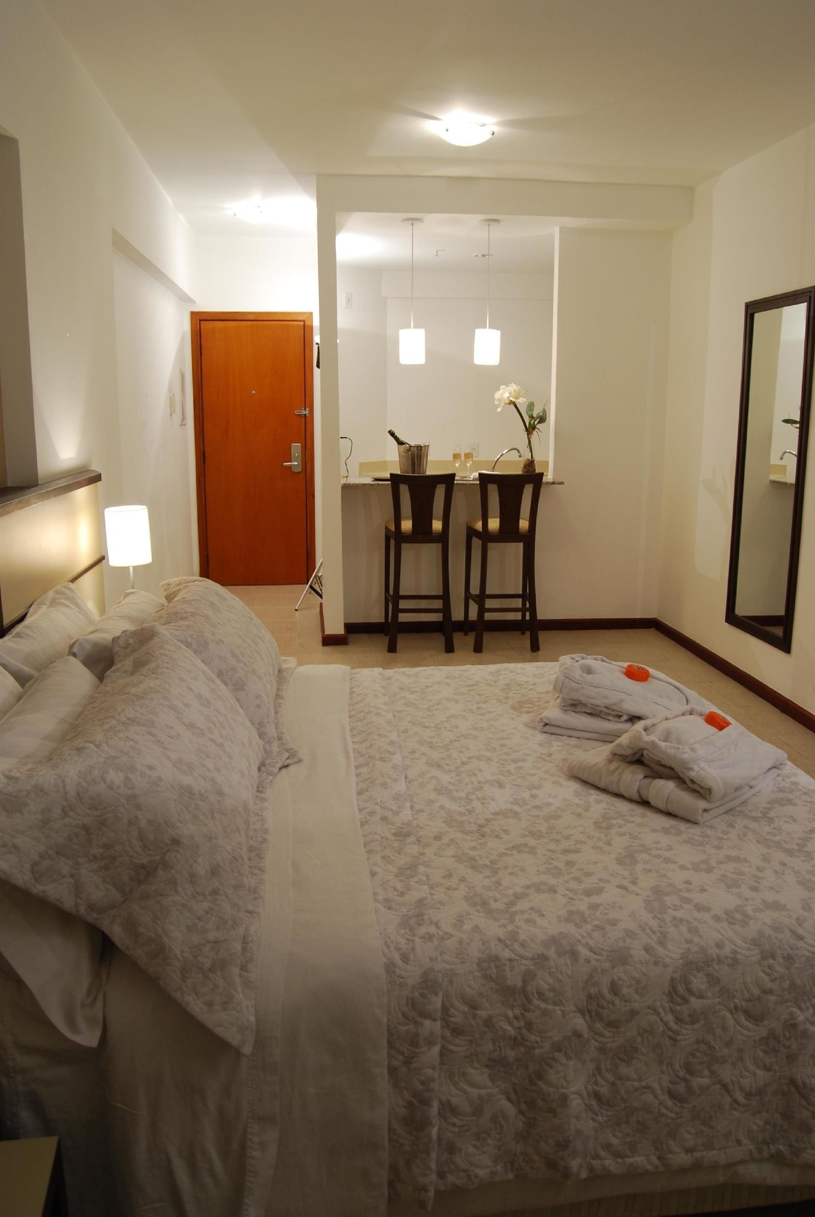 Mondrian Suite Hotel