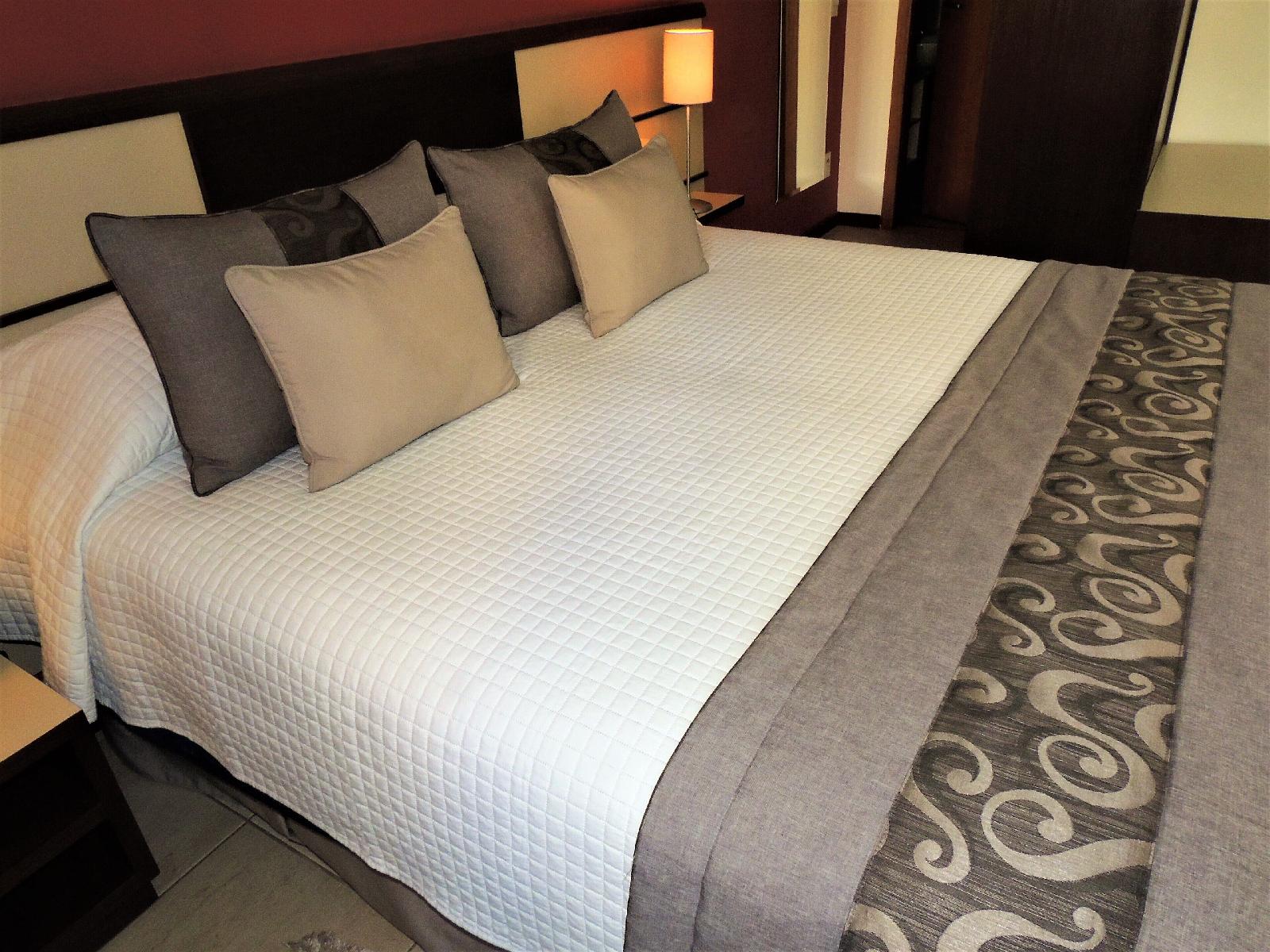 Mondrian Suite Hotel