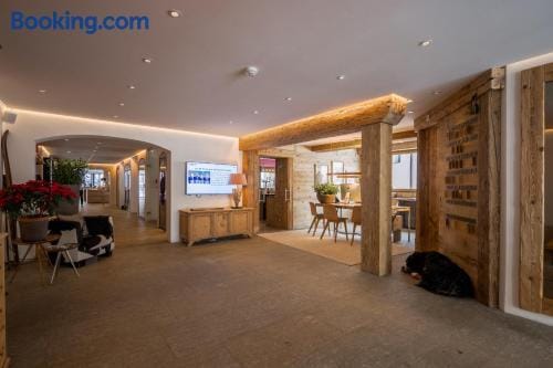 Albana Lodge