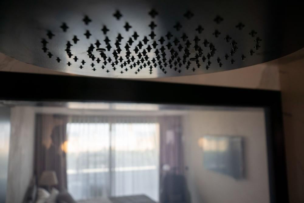 Tensuites