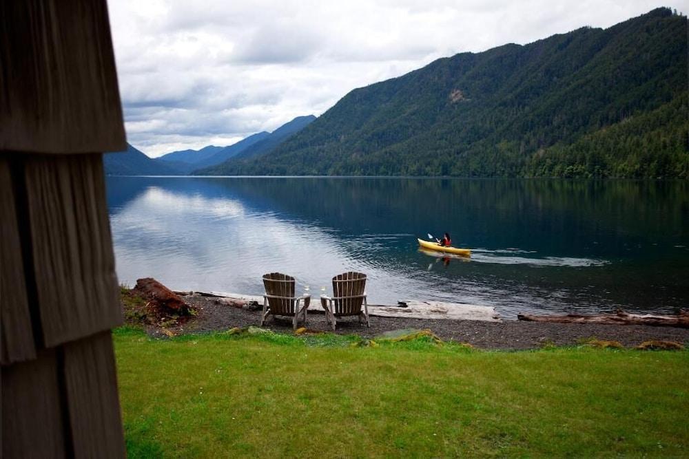 Lake Crescent Lodge