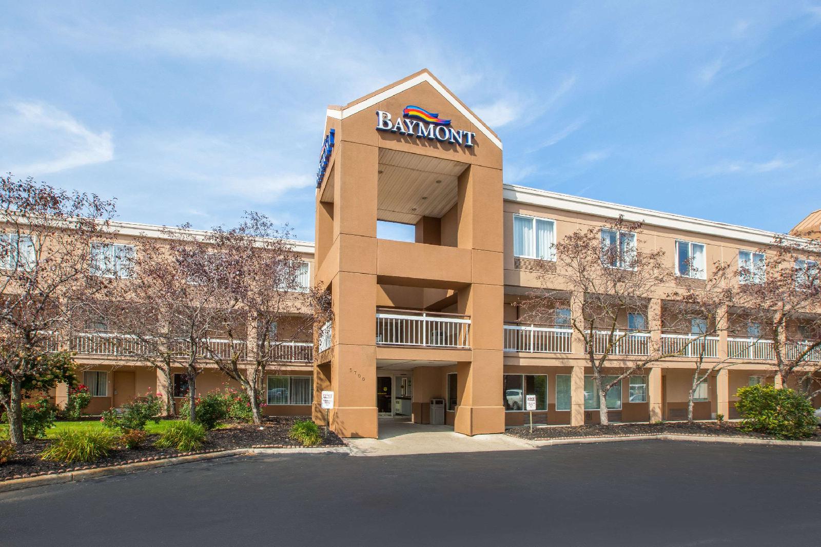 Baymont Inn & Suites Canton