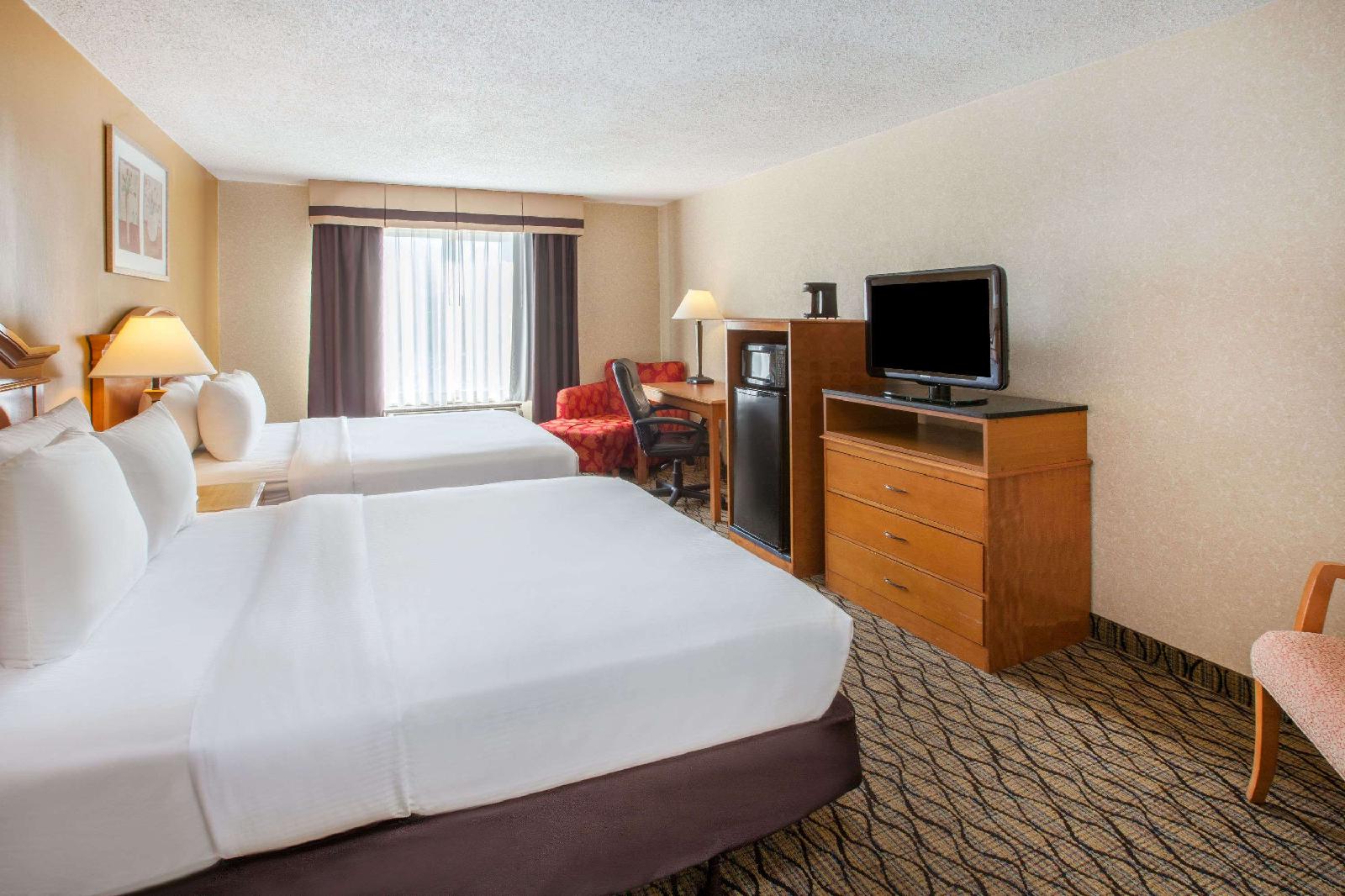 Baymont Inn & Suites Canton