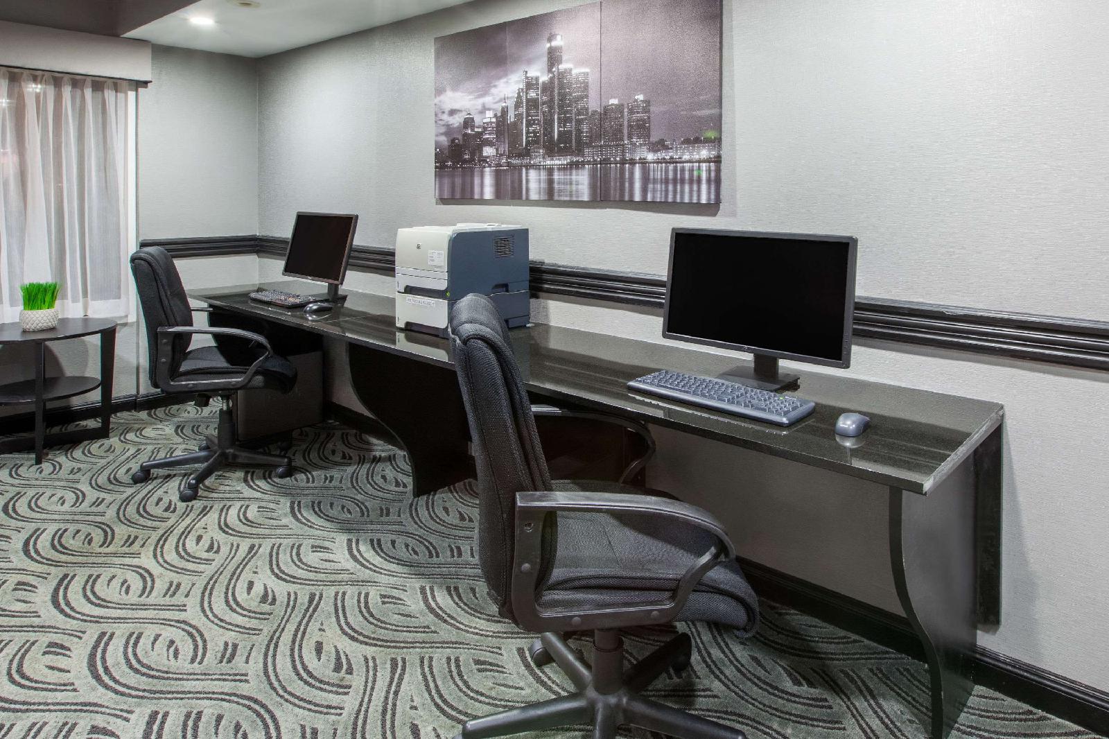 Baymont Inn & Suites Canton