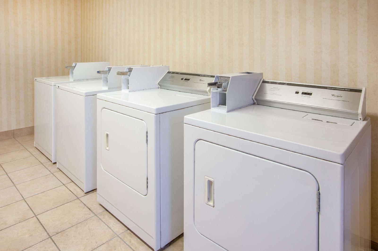 Baymont Inn & Suites Canton