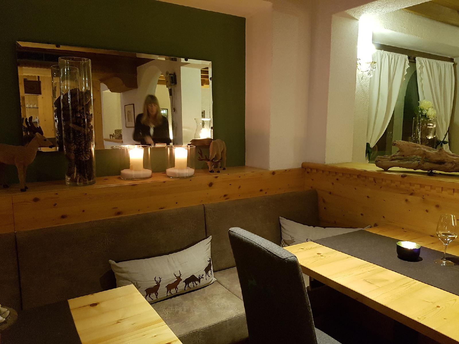 Alphotel Stocker