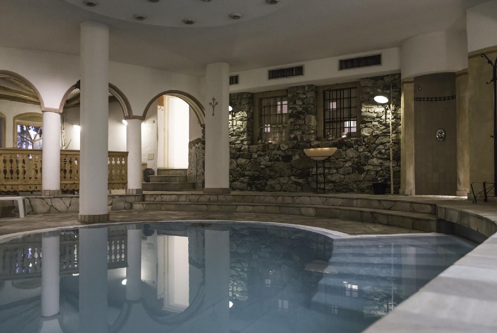 Alphotel Stocker