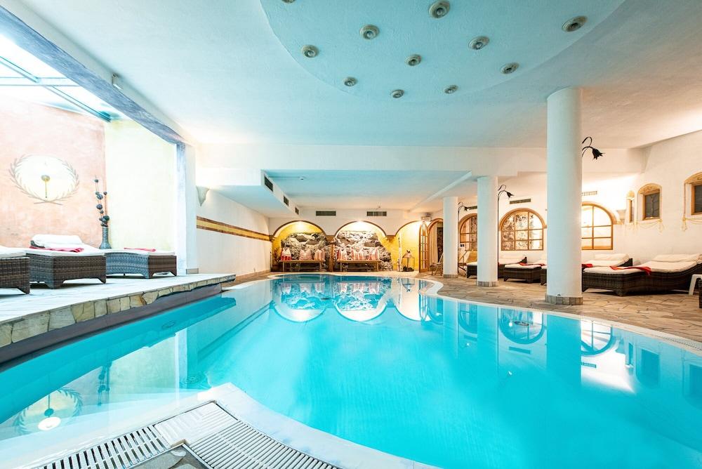 Alphotel Stocker