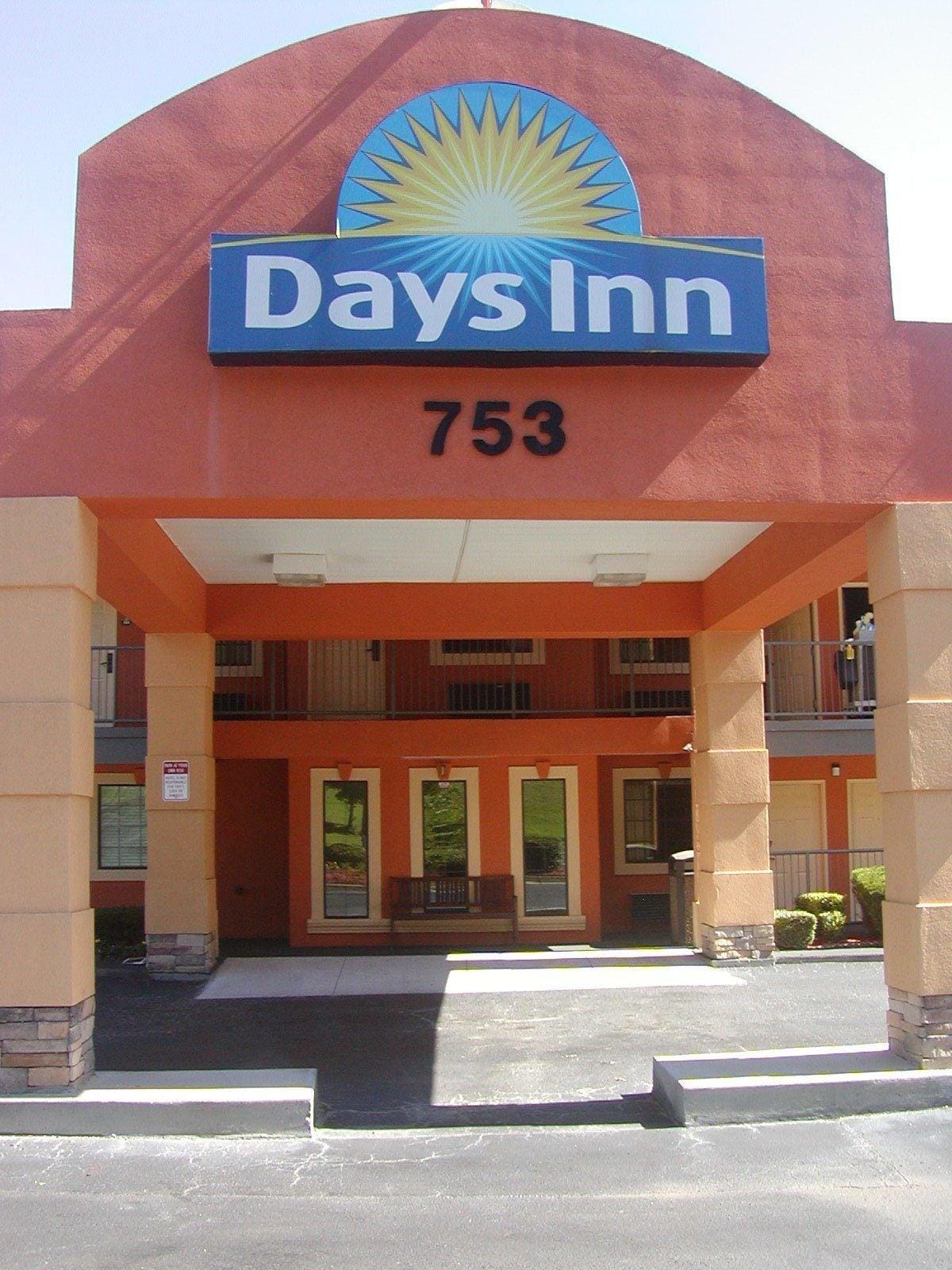 Days Inn by Wyndham Marietta White Water