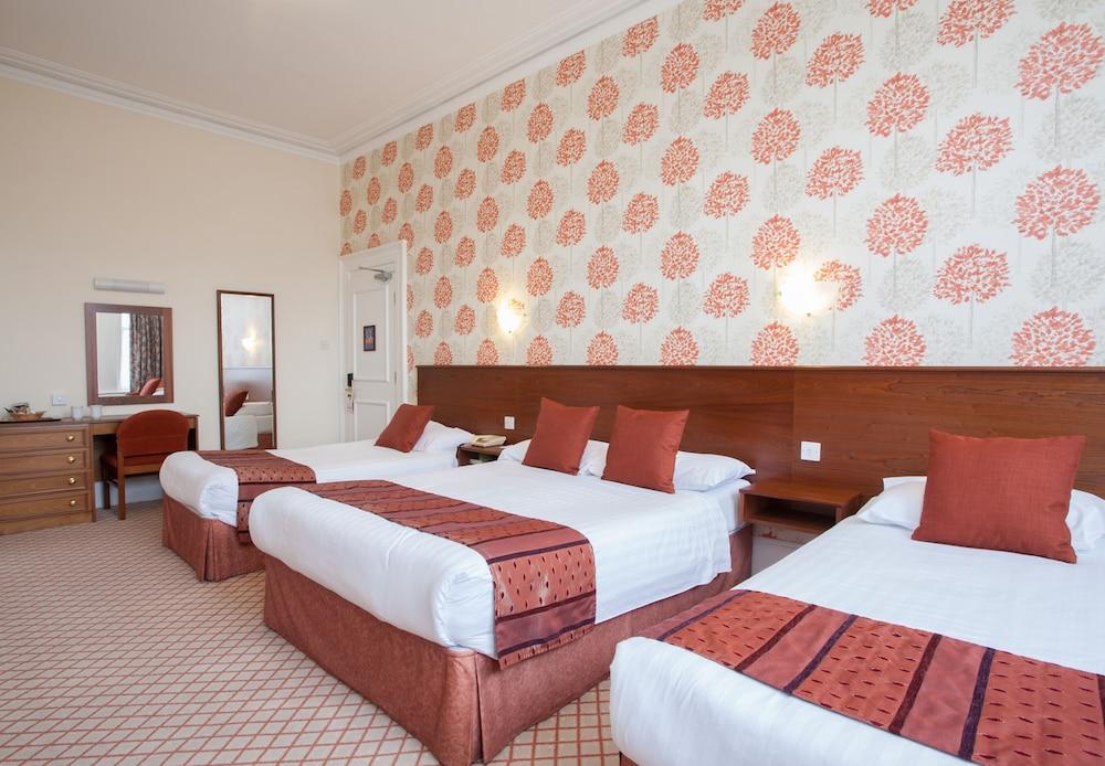 TLH Toorak Hotel