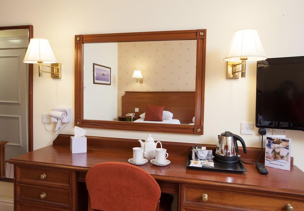 TLH Toorak Hotel