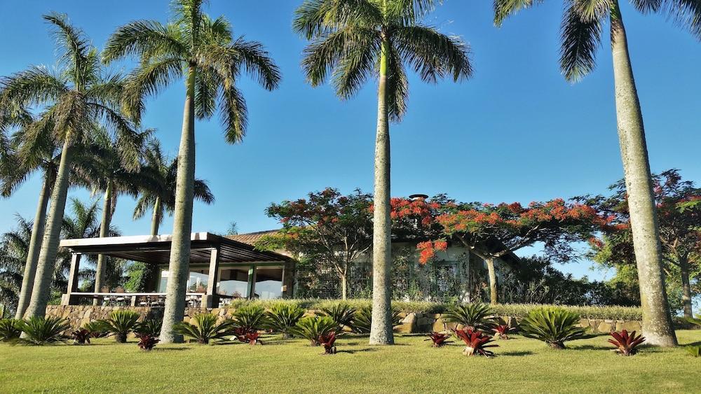 Lake Villas Charm