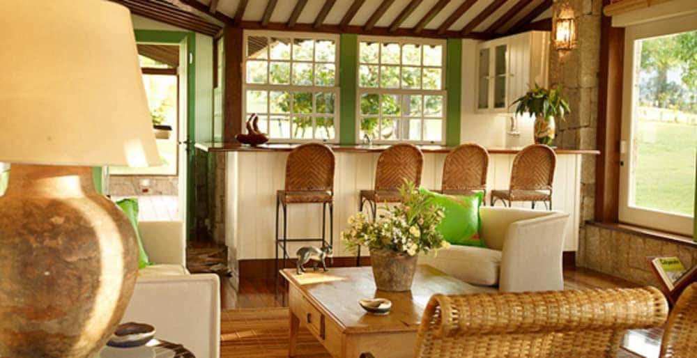 Lake Villas Charm