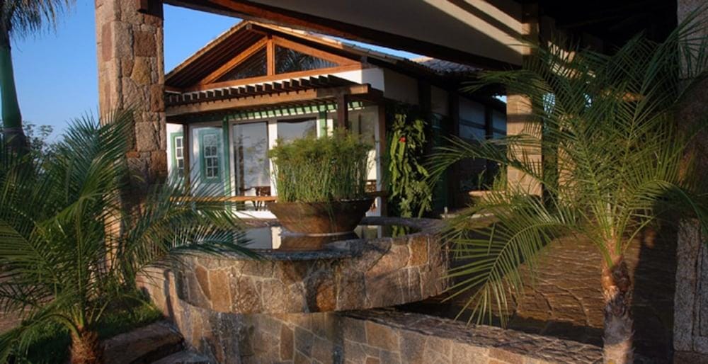 Lake Villas Charm