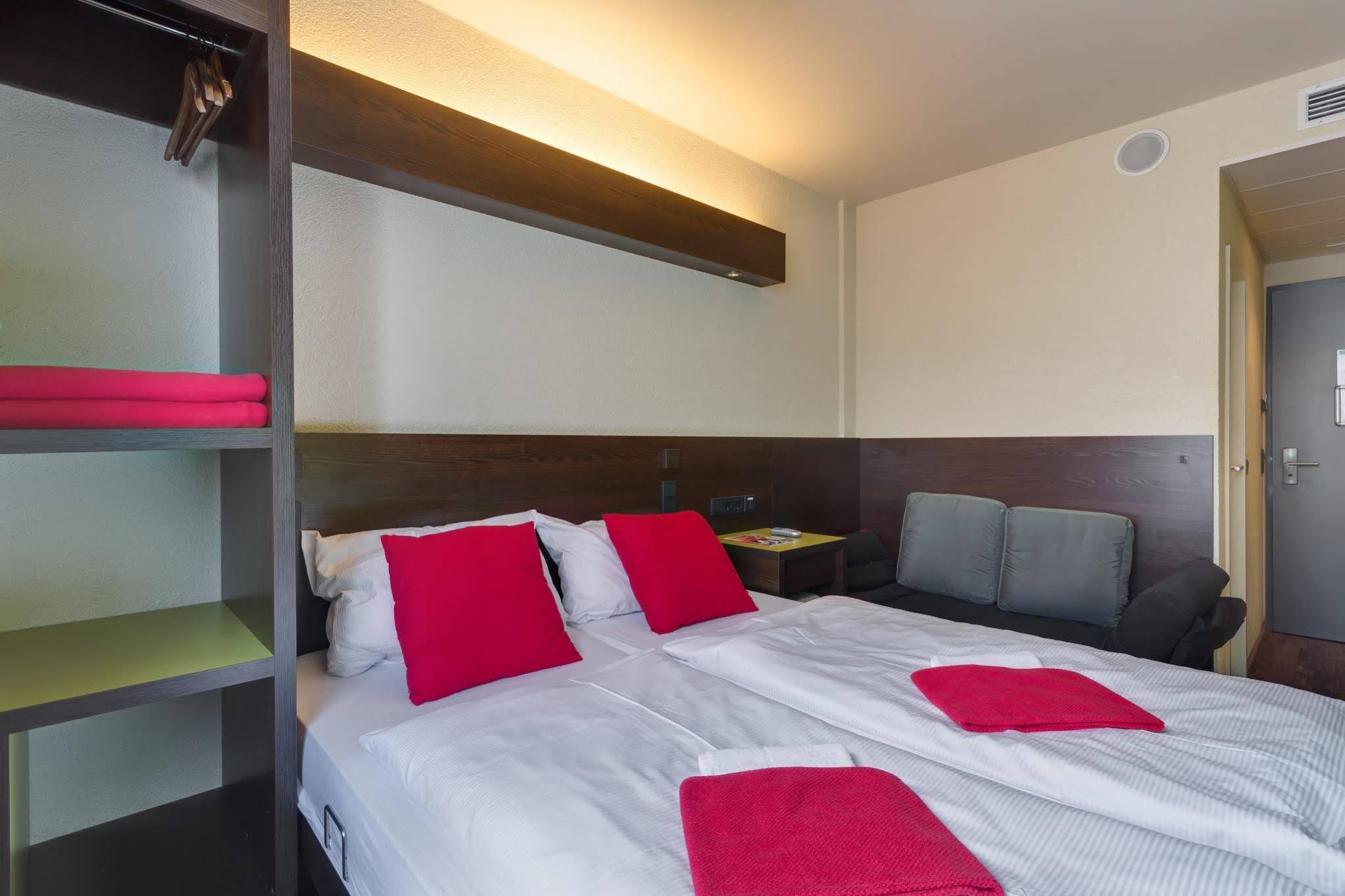 Meininger Hotel Berlin Hauptbahnhof
