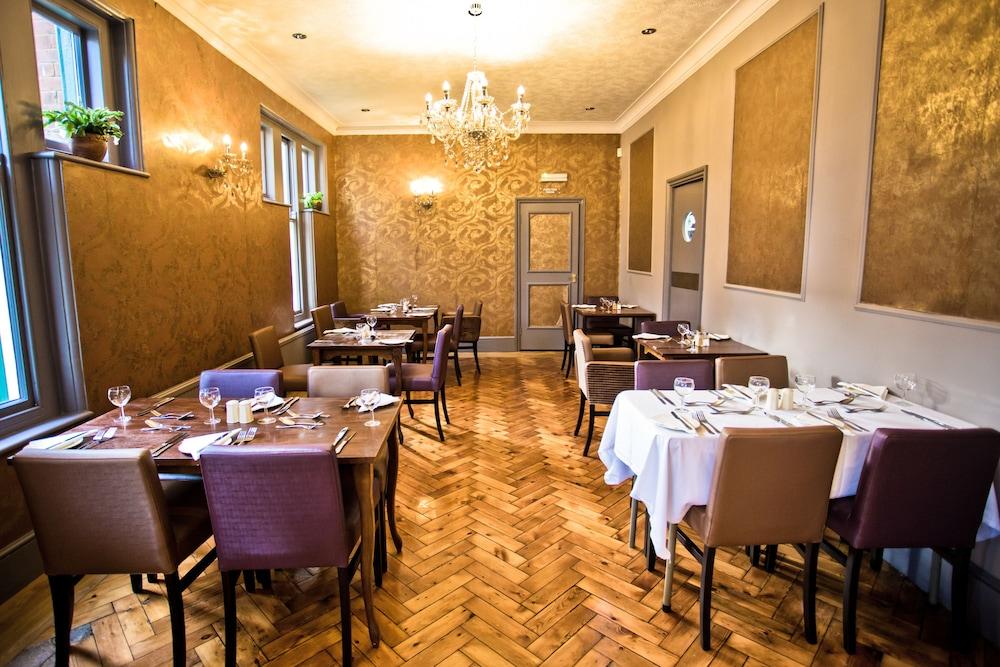 Wards Hotel