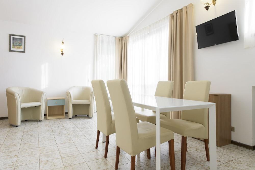 Residence Oasi