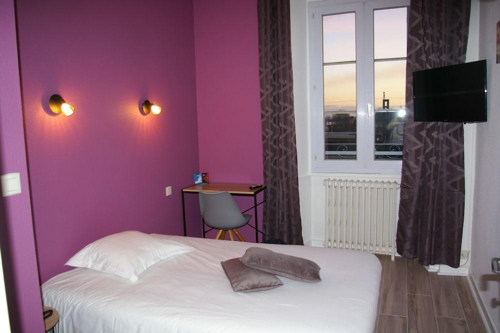 Queen Serenity Hotel