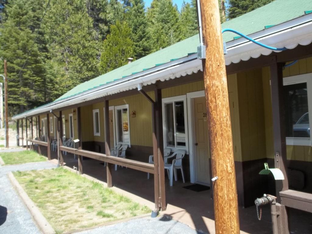 White Chief Mountain Lodge